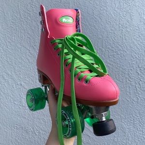 Moxi Beach Bunny Quads size 6